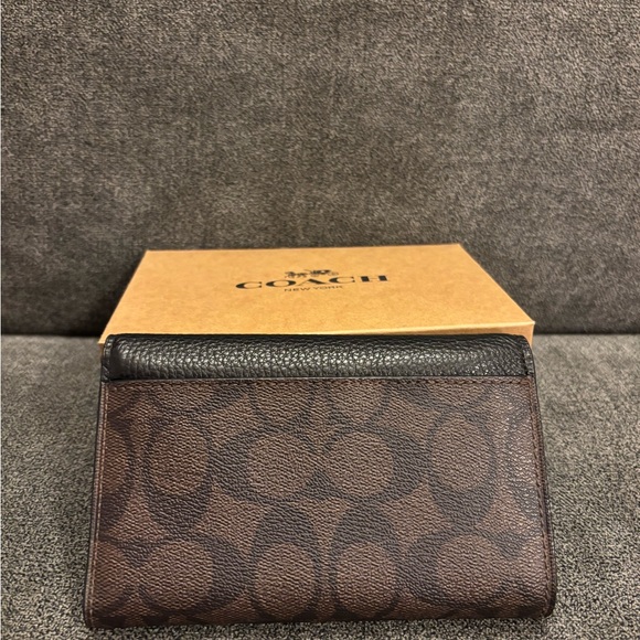 Coach Jade Fold Wallet - Picture 4 of 5